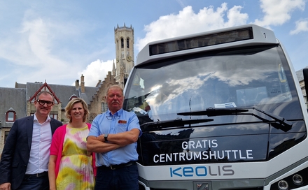 Team Keolis bij de eShuttle van Brugge